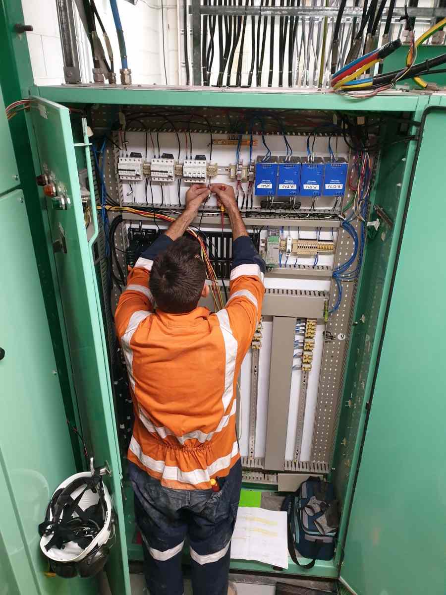 Electrical Service Technician
